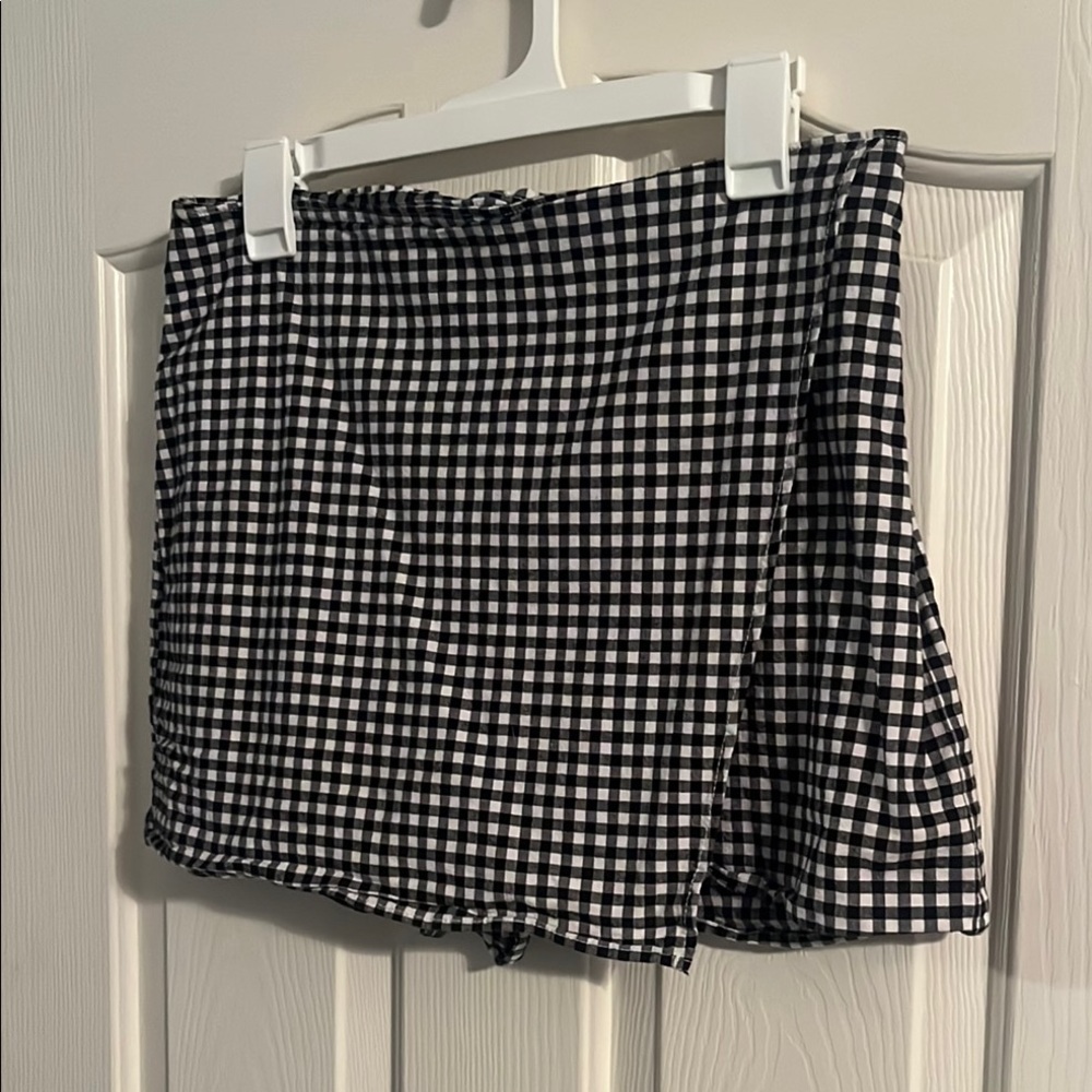 Hollister Black and White Asymmetrical Skater Mini Skirt with Shorts